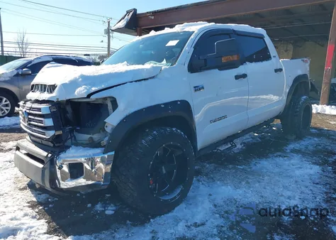 2014 Toyota Tundra Sr5 5.7L V8 z USA, uszkodzony, nr VIN 5TFDY5F18EX412754